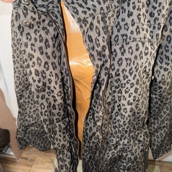 Soft Surroundings Nylon Leopard Animal Print Lined Trench Rain Coat Jacket SZ M - Picture 3 of 10